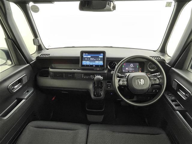 N-BOXカスタム ベースグレード ワンオーナー 禁煙車 純正8インチディスプレイオーディオ(ApplCarPlay・AndroidAuto・USB)バックカメラ ビルトインETC 両側パワースライドドア 前後クリアランスソナー(4枚目)
