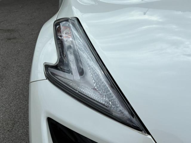 ジューク ニスモ RS 4WD ETC 全周囲カメラ 衝突被害軽減システム ターボ HID アルミホイール スマートキー 電動格納ミラー CVT 盗難防止システム 衝突安全ボディ ミュージックプレイヤー接続可 ABS ESC(29枚目)