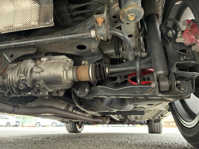 ジューク ニスモ RS 4WD ETC 全周囲カメラ 衝突被害軽減システム ターボ HID アルミホイール スマートキー 電動格納ミラー CVT 盗難防止システム 衝突安全ボディ ミュージックプレイヤー接続可 ABS ESC(31枚目)