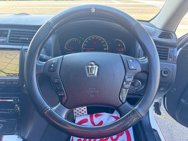 クラウン アスリート 60thスペシャルエディション ETC オートクルーズコントロール バックカメラ ナビ アルミホイール HID AT スマートキー 盗難防止システム パワーシート CD MD 衝突安全ボディ ABS ESC エアコン(3枚目)