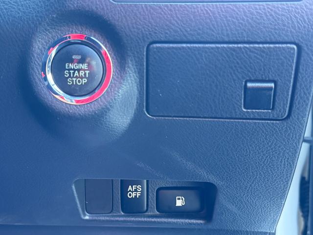 クラウン アスリート 60thスペシャルエディション ETC オートクルーズコントロール バックカメラ ナビ アルミホイール HID AT スマートキー 盗難防止システム パワーシート CD MD 衝突安全ボディ ABS ESC エアコン(9枚目)