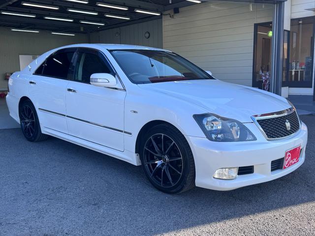 クラウン アスリート 60thスペシャルエディション ETC オートクルーズコントロール バックカメラ ナビ アルミホイール HID AT スマートキー 盗難防止システム パワーシート CD MD 衝突安全ボディ ABS ESC エアコン(13枚目)