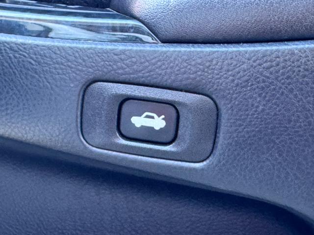 クラウン アスリート 60thスペシャルエディション ETC オートクルーズコントロール バックカメラ ナビ アルミホイール HID AT スマートキー 盗難防止システム パワーシート CD MD 衝突安全ボディ ABS ESC エアコン(31枚目)