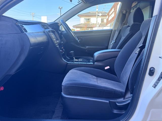 クラウン アスリート 60thスペシャルエディション ETC オートクルーズコントロール バックカメラ ナビ アルミホイール HID AT スマートキー 盗難防止システム パワーシート CD MD 衝突安全ボディ ABS ESC エアコン(32枚目)