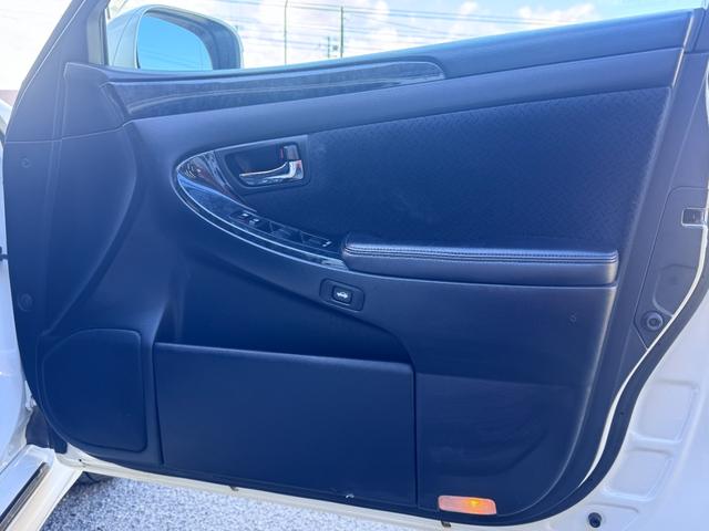 クラウン アスリート 60thスペシャルエディション ETC オートクルーズコントロール バックカメラ ナビ アルミホイール HID AT スマートキー 盗難防止システム パワーシート CD MD 衝突安全ボディ ABS ESC エアコン(35枚目)