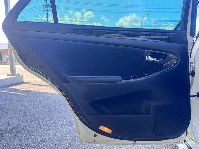 クラウン アスリート 60thスペシャルエディション ETC オートクルーズコントロール バックカメラ ナビ アルミホイール HID AT スマートキー 盗難防止システム パワーシート CD MD 衝突安全ボディ ABS ESC エアコン(36枚目)