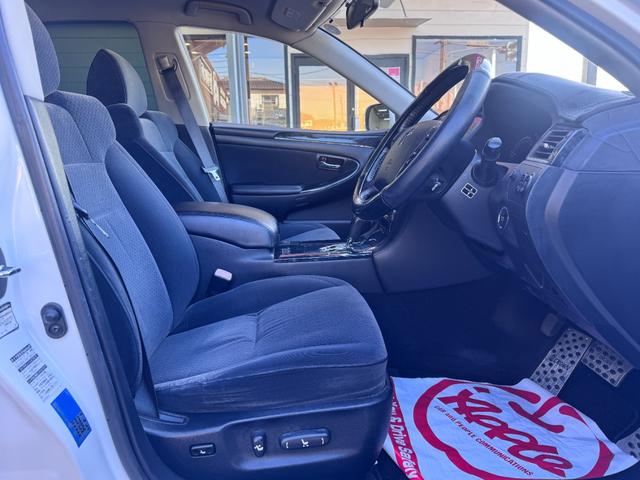 クラウン アスリート 60thスペシャルエディション ETC オートクルーズコントロール バックカメラ ナビ アルミホイール HID AT スマートキー 盗難防止システム パワーシート CD MD 衝突安全ボディ ABS ESC エアコン(42枚目)