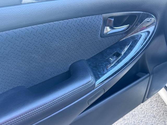 クラウン アスリート 60thスペシャルエディション ETC オートクルーズコントロール バックカメラ ナビ アルミホイール HID AT スマートキー 盗難防止システム パワーシート CD MD 衝突安全ボディ ABS ESC エアコン(43枚目)