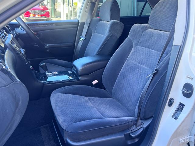 クラウン アスリート 60thスペシャルエディション ETC オートクルーズコントロール バックカメラ ナビ アルミホイール HID AT スマートキー 盗難防止システム パワーシート CD MD 衝突安全ボディ ABS ESC エアコン(46枚目)