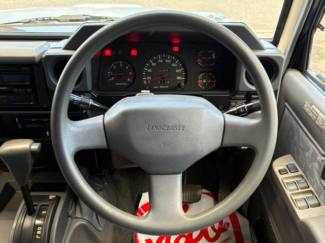 ランドクルーザー７０ ＺＸ　４ＷＤ　サンルーフ　ＡＴ　ＣＤ（3枚目）