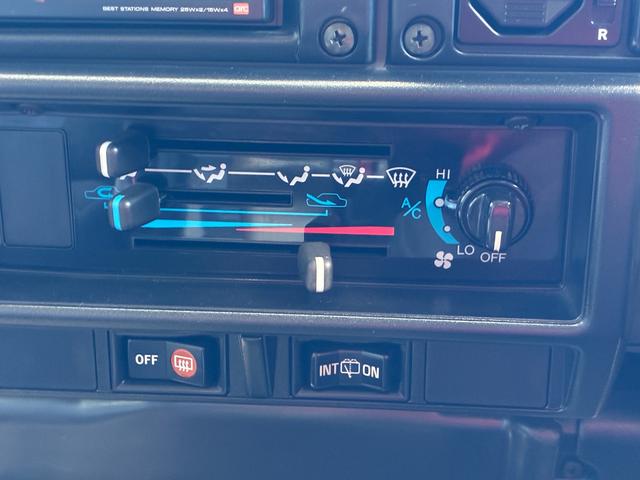 ランドクルーザー７０ ＺＸ　４ＷＤ　サンルーフ　ＡＴ　ＣＤ（6枚目）