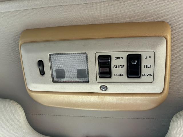 ランドクルーザー７０ ＺＸ　４ＷＤ　サンルーフ　ＡＴ　ＣＤ（10枚目）