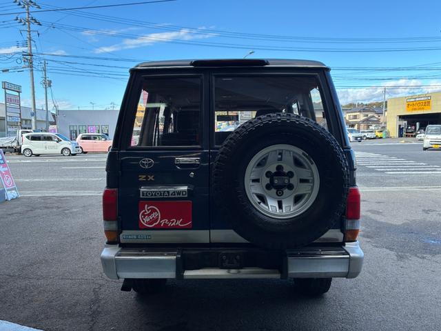 ランドクルーザー７０ ＺＸ　４ＷＤ　サンルーフ　ＡＴ　ＣＤ（16枚目）