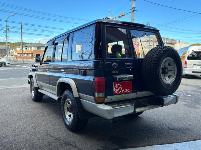 ランドクルーザー７０ ＺＸ　４ＷＤ　サンルーフ　ＡＴ　ＣＤ（17枚目）