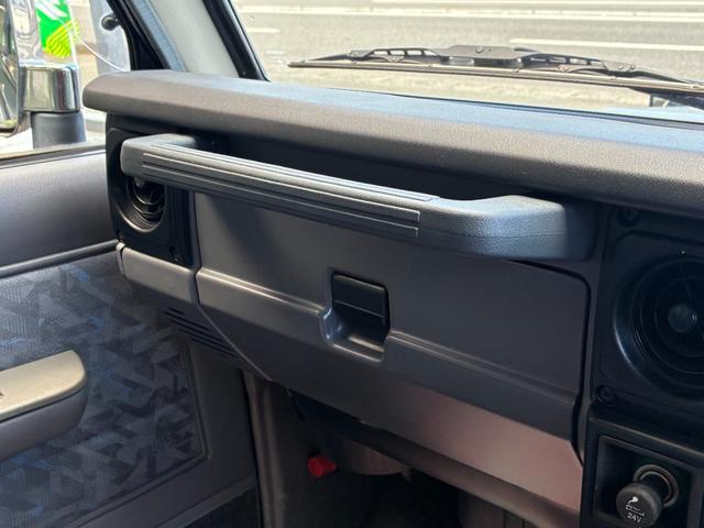 ランドクルーザー７０ ＺＸ　４ＷＤ　サンルーフ　ＡＴ　ＣＤ（34枚目）