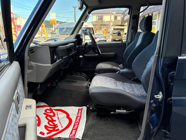 ランドクルーザー７０ ＺＸ　４ＷＤ　サンルーフ　ＡＴ　ＣＤ（42枚目）