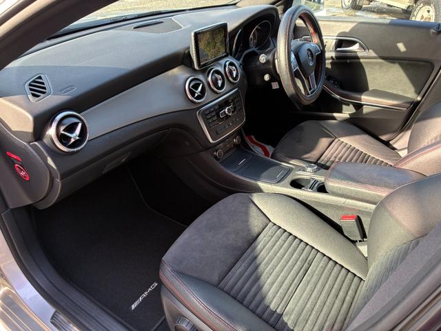 ＣＬＡクラス ＣＬＡ１８０　ＥＴＣ　クリアランスソナー　オートクルーズコントロール　バックカメラ　ナビ　アルミホイール　オートライト　サンルーフ　ＡＴ　電動格納ミラー　電動リアゲート　盗難防止システム　パワーシート　ＣＤ　ＡＢＳ（56枚目）