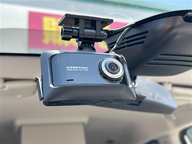 セレナ ｅ－パワー　ハイウェイスターＶ　純正１０インチナビ　フリップダウンモニター　全方位カメラ　プロパイロット　ブラインドスポットモニター　前後ドラレコ　ＥＴＣ　両側パワスラ　前後コーナーセンサー　オートライト　ハンズフリーオートスライド（15枚目）