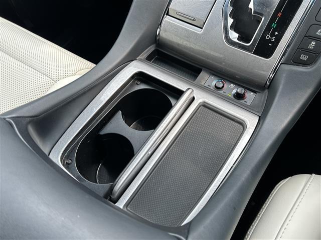 ヴェルファイアハイブリッド エグゼクティブラウンジＺ　純正９インチナビ／フルセグＴＶ／Ｂｌｕｅｔｏｏｔｈ／ＣＤ／ＤＶＤ／バックカメラ／ＪＢＬプレミアムサウンド／フリップダウンモニター／デジタルインナーミラー型ドラレコ／両側パワースライドドア（16枚目）