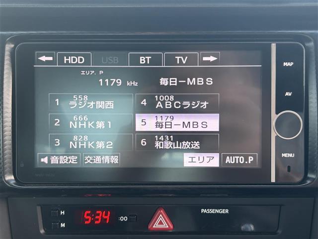 ８６ ＧＴ　ＭＯＭＯステアリング　純正ナビ　フルセグＴＶ　Ｂカメ　前後ドラレコ　スマートキー　　ＥＴＣ　ＡＷ　フルオートエアコン　電動格納ミラー　ＨＩＤヘッド　フォグランプ　ヘッドライトレベライザー（3枚目）