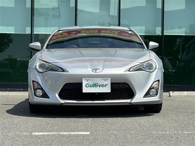 ８６ ＧＴ　ＭＯＭＯステアリング　純正ナビ　フルセグＴＶ　Ｂカメ　前後ドラレコ　スマートキー　　ＥＴＣ　ＡＷ　フルオートエアコン　電動格納ミラー　ＨＩＤヘッド　フォグランプ　ヘッドライトレベライザー（11枚目）