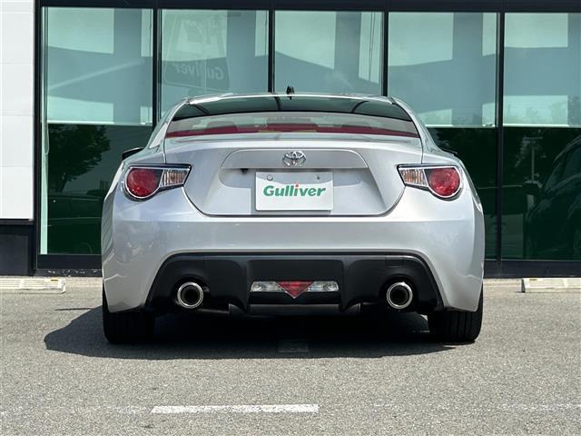 ８６ ＧＴ　ＭＯＭＯステアリング　純正ナビ　フルセグＴＶ　Ｂカメ　前後ドラレコ　スマートキー　　ＥＴＣ　ＡＷ　フルオートエアコン　電動格納ミラー　ＨＩＤヘッド　フォグランプ　ヘッドライトレベライザー（14枚目）