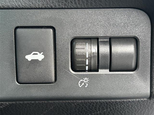 ８６ ＧＴ　ＭＯＭＯステアリング　純正ナビ　フルセグＴＶ　Ｂカメ　前後ドラレコ　スマートキー　　ＥＴＣ　ＡＷ　フルオートエアコン　電動格納ミラー　ＨＩＤヘッド　フォグランプ　ヘッドライトレベライザー（31枚目）