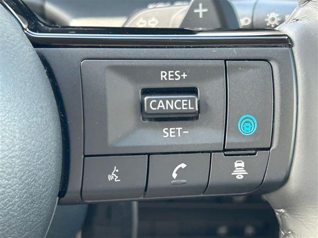 セレナ ハイウェイスターＶ　純正１２．３インチナビ　全方位カメラ　両側パワスラ　ビルトインＥＴＣ２．０　ドラレコ　デジタルインナーミラー　プロパイロット　前後コーナーセンサー　置くだけ充電器　パドルシフト　ステアリングリモコン（10枚目）