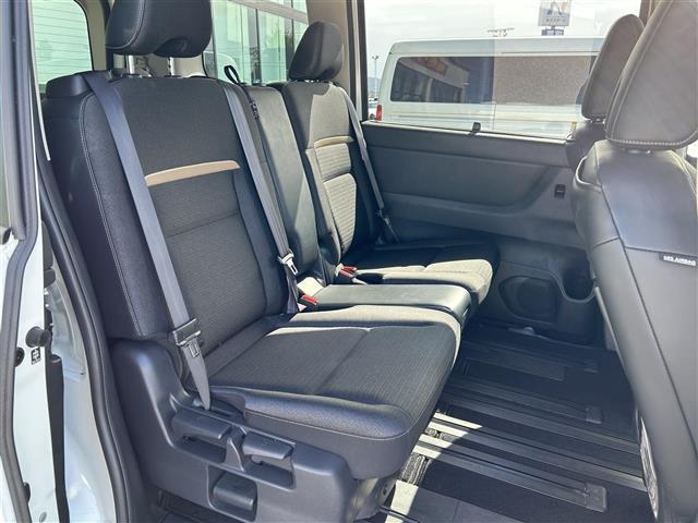 セレナ ハイウェイスターＶ　純正１２．３インチナビ　全方位カメラ　両側パワスラ　ビルトインＥＴＣ２．０　ドラレコ　デジタルインナーミラー　プロパイロット　前後コーナーセンサー　置くだけ充電器　パドルシフト　ステアリングリモコン（25枚目）