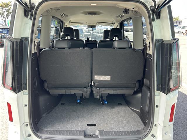 セレナ ハイウェイスターＶ　純正１２．３インチナビ　全方位カメラ　両側パワスラ　プロパイロット　デジタルインナーミラー　ビルトインＥＴＣ２．０　ドラレコ　前後コーナーセンサー　ステアリングリモコン　パドルシフト　置くだけ充電器（30枚目）