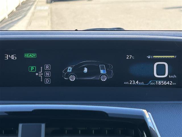 プリウス Ｓツーリングセレクション　純正７インチワイドナビ　フルセグＴＶ　Ｂｌｕｅｔｏｏｔｈ　ＣＤ　ＤＶＤ　バックカメラ　ビルトインＥＴＣ　衝突軽減カメラ　クルーズコントロール　シートヒーター　ステアリングスイッチ　ドアバイザー（6枚目）