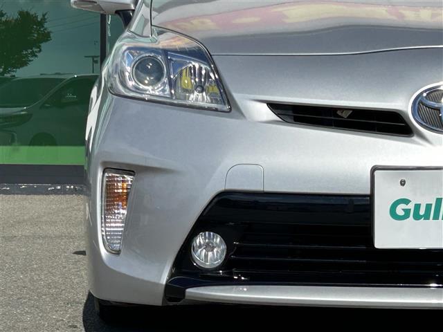 プリウス Ｓ　純正ナビ　車高調　社外グリル　Ｂカメ　ＥＴＣ　フロントカメラ　レーダー探知機　フルオートパワーウインドウ　スペアキー　電動格納ミラー　ドアバイザー　トノカバー　ＨＩＤヘッドライト　純正フロアマット（19枚目）