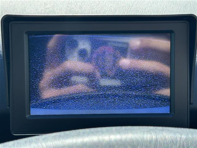 プリウス Ｓ　純正ナビ　車高調　社外グリル　Ｂカメ　ＥＴＣ　フロントカメラ　レーダー探知機　フルオートパワーウインドウ　スペアキー　電動格納ミラー　ドアバイザー　トノカバー　ＨＩＤヘッドライト　純正フロアマット（36枚目）