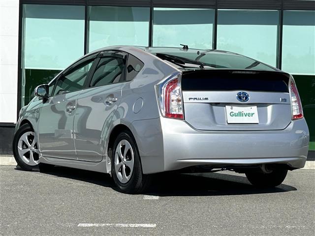 プリウス Ｓ　純正ナビ　車高調　社外グリル　Ｂカメ　ＥＴＣ　フロントカメラ　レーダー探知機　フルオートパワーウインドウ　スペアキー　電動格納ミラー　ドアバイザー　トノカバー　ＨＩＤヘッドライト　純正フロアマット（43枚目）