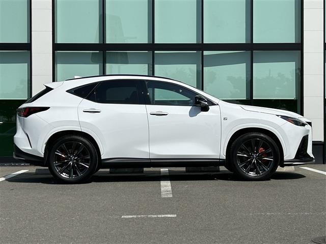 ＮＸ ＮＸ３５０　Ｆスポーツ　純正１４インチコネクティッドナビ　パノラマサンルーフ　オレンジキャリパー　ルーフレール　フルセグＴＶ　Ｂｌｕｅｔｏｏｔｈ　パノラミックビューモニター　レクサスセーフティセンス　ＢＳＭ　ＨＵＤ（22枚目）