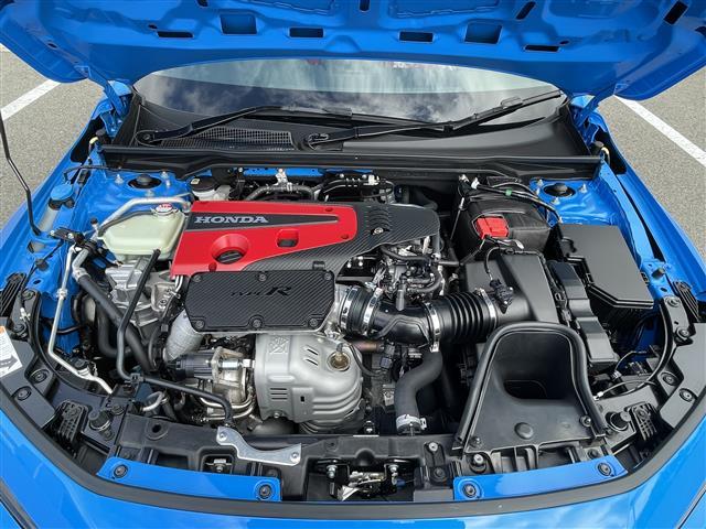 シビック タイプＲ　６速ＭＴ　純正８インチナビ　バックカメラ　ビルトインＥＴＣ２．０　ブラインドスポットモニター　レーダークルコン　オートライト　オートホールド　純正フロアマット　ＬＥＤヘッドライト　ステリモ（40枚目）