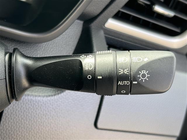 タンク カスタムG S 純正ナビ バックカメラ フルセグTV 両側パワースライドドア プリクラッシュセーフティー クルーズコントロール アイドリングストップ 純正フロアマット 純正AW オートライト フォグランプ(12枚目)