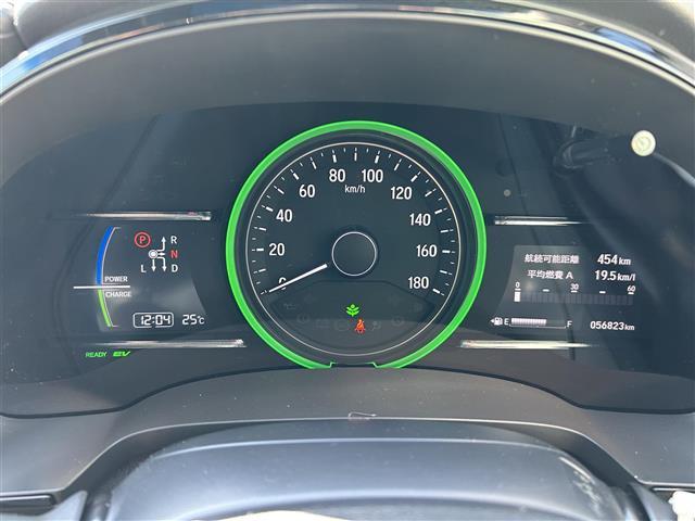 シャトル ハイブリッドZ ホンダセンシング ビルトインETC ホンダセンシング レーダークルーズコントロール 革巻きステアリング パドルシフト ステアリングスイッチ LEDヘッドライト フォグランプ オートライト ハーフレザーシート(3枚目)