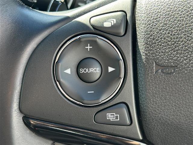 シャトル ハイブリッドZ ホンダセンシング ビルトインETC ホンダセンシング レーダークルーズコントロール 革巻きステアリング パドルシフト ステアリングスイッチ LEDヘッドライト フォグランプ オートライト ハーフレザーシート(6枚目)