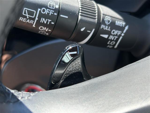 シャトル ハイブリッドZ ホンダセンシング ビルトインETC ホンダセンシング レーダークルーズコントロール 革巻きステアリング パドルシフト ステアリングスイッチ LEDヘッドライト フォグランプ オートライト ハーフレザーシート(7枚目)