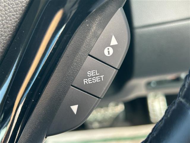 シャトル ハイブリッドZ ホンダセンシング ビルトインETC ホンダセンシング レーダークルーズコントロール 革巻きステアリング パドルシフト ステアリングスイッチ LEDヘッドライト フォグランプ オートライト ハーフレザーシート(9枚目)