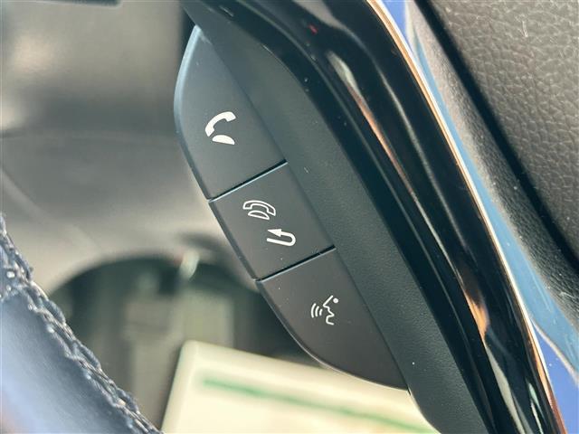 シャトル ハイブリッドZ ホンダセンシング ビルトインETC ホンダセンシング レーダークルーズコントロール 革巻きステアリング パドルシフト ステアリングスイッチ LEDヘッドライト フォグランプ オートライト ハーフレザーシート(10枚目)