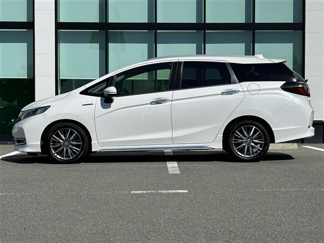 シャトル ハイブリッドZ ホンダセンシング ビルトインETC ホンダセンシング レーダークルーズコントロール 革巻きステアリング パドルシフト ステアリングスイッチ LEDヘッドライト フォグランプ オートライト ハーフレザーシート(15枚目)