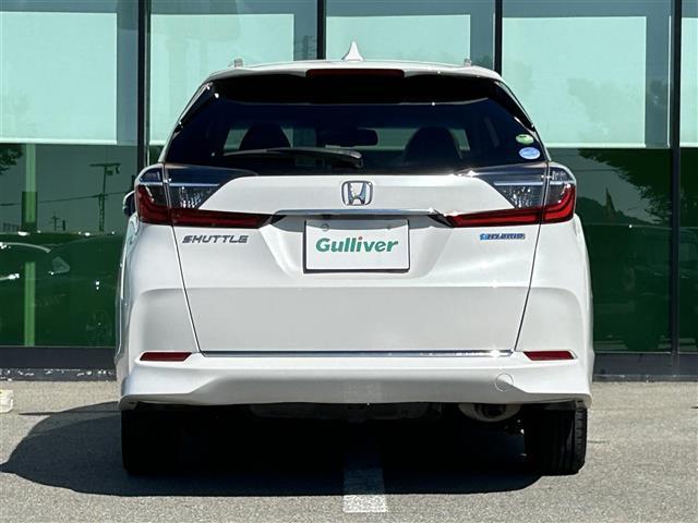シャトル ハイブリッドZ ホンダセンシング ビルトインETC ホンダセンシング レーダークルーズコントロール 革巻きステアリング パドルシフト ステアリングスイッチ LEDヘッドライト フォグランプ オートライト ハーフレザーシート(16枚目)