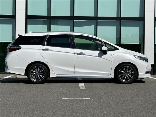 シャトル ハイブリッドZ ホンダセンシング ビルトインETC ホンダセンシング レーダークルーズコントロール 革巻きステアリング パドルシフト ステアリングスイッチ LEDヘッドライト フォグランプ オートライト ハーフレザーシート(18枚目)