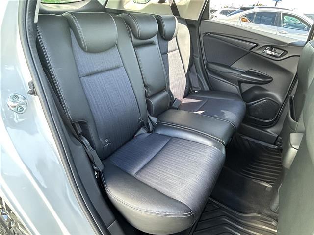 シャトル ハイブリッドZ ホンダセンシング ビルトインETC ホンダセンシング レーダークルーズコントロール 革巻きステアリング パドルシフト ステアリングスイッチ LEDヘッドライト フォグランプ オートライト ハーフレザーシート(25枚目)