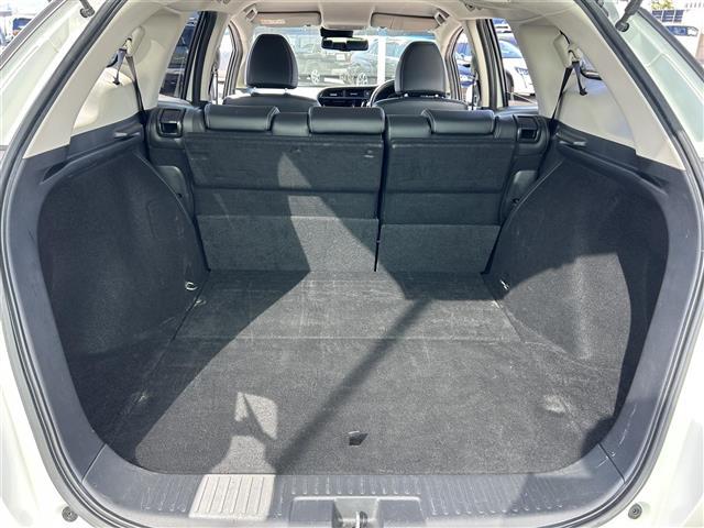 シャトル ハイブリッドZ ホンダセンシング ビルトインETC ホンダセンシング レーダークルーズコントロール 革巻きステアリング パドルシフト ステアリングスイッチ LEDヘッドライト フォグランプ オートライト ハーフレザーシート(26枚目)