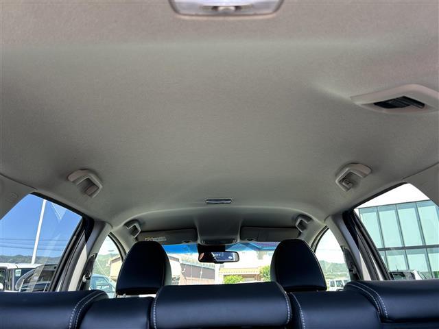 シャトル ハイブリッドZ ホンダセンシング ビルトインETC ホンダセンシング レーダークルーズコントロール 革巻きステアリング パドルシフト ステアリングスイッチ LEDヘッドライト フォグランプ オートライト ハーフレザーシート(28枚目)