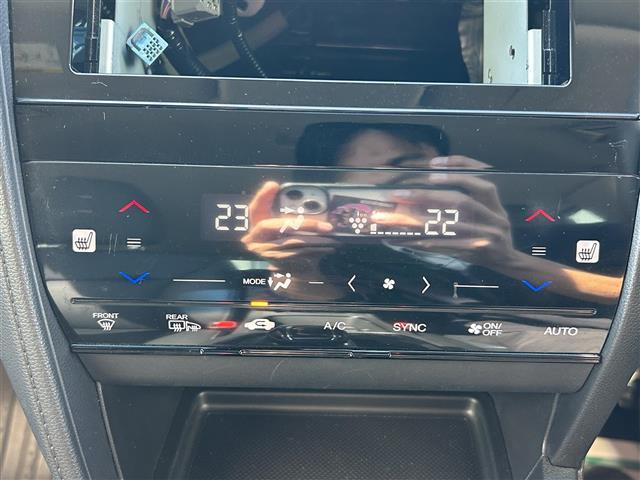 シャトル ハイブリッドZ ホンダセンシング ビルトインETC ホンダセンシング レーダークルーズコントロール 革巻きステアリング パドルシフト ステアリングスイッチ LEDヘッドライト フォグランプ オートライト ハーフレザーシート(30枚目)