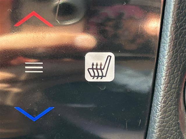 シャトル ハイブリッドZ ホンダセンシング ビルトインETC ホンダセンシング レーダークルーズコントロール 革巻きステアリング パドルシフト ステアリングスイッチ LEDヘッドライト フォグランプ オートライト ハーフレザーシート(31枚目)